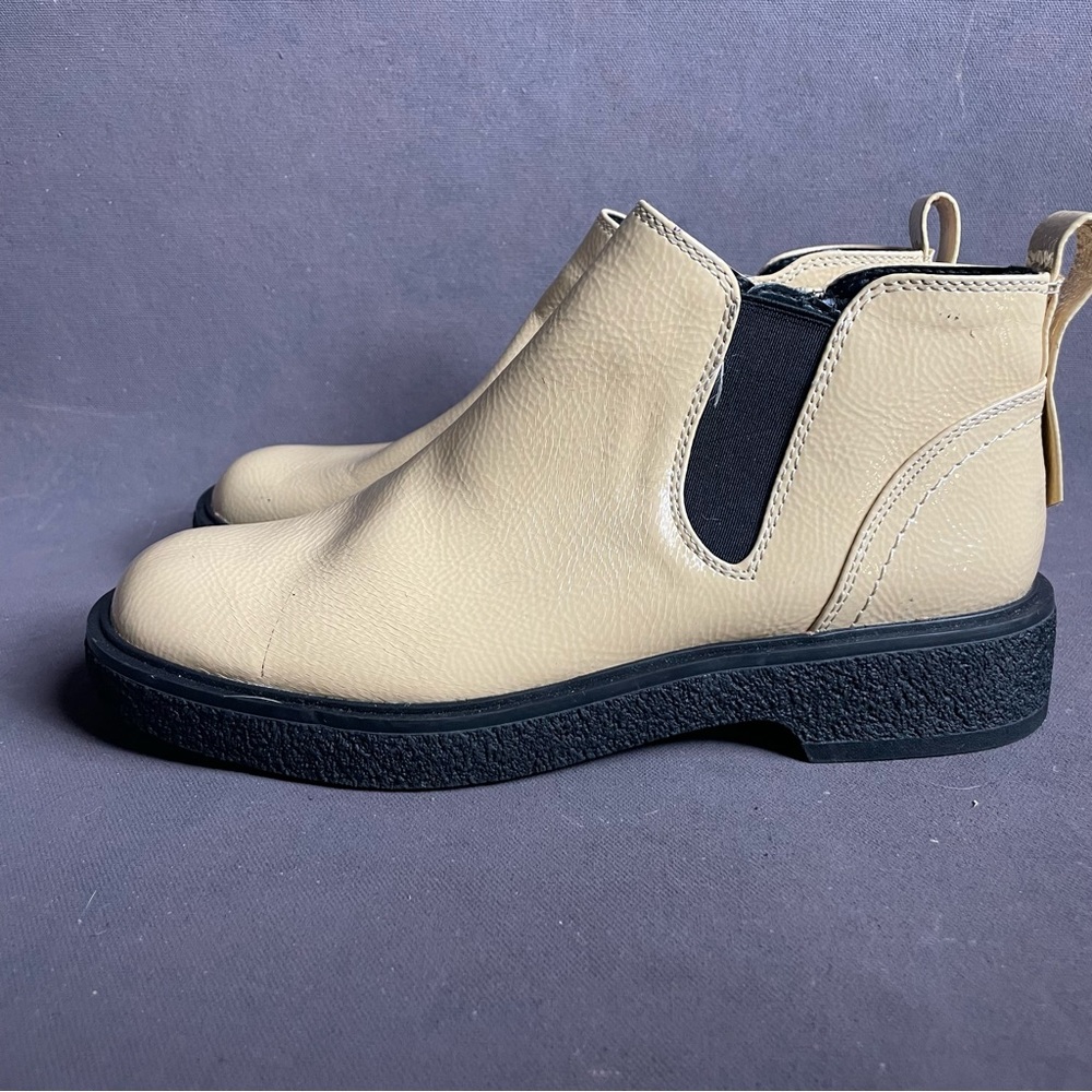 Women’s Cream Chelsea Ankle Boots - Stylish Slip-On Design